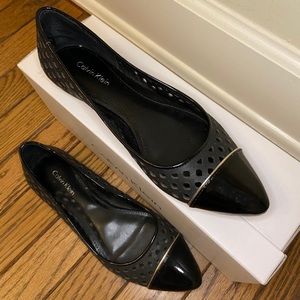 SALE‼️ pointed toe flats Calvin Klein